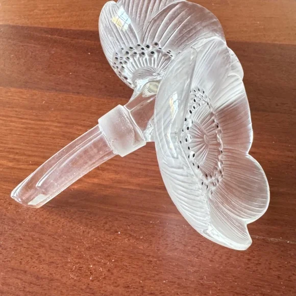 Signed Lalique Crystal Flower Perfume Stopper – Frosted Clear – France - Picture 16 of 16